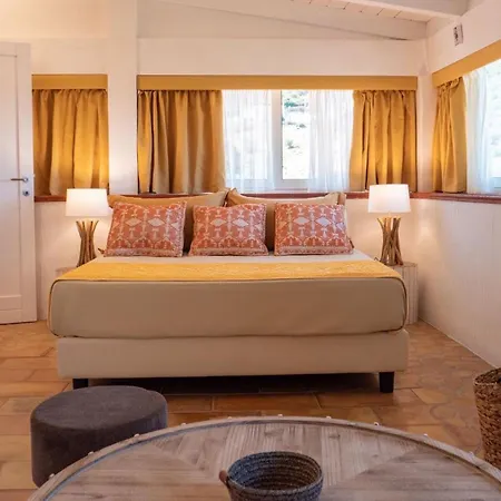 Sui Colli Di Strugas Bed & Breakfast *